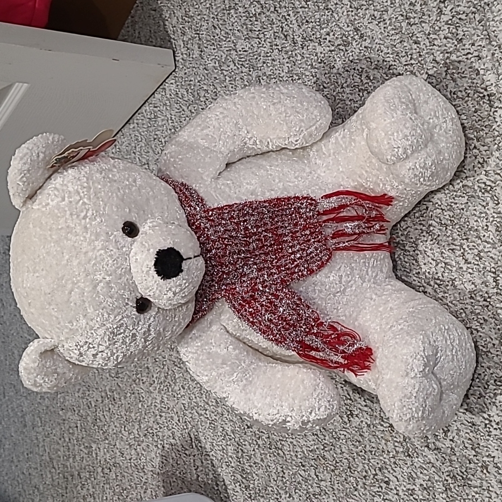 BNWT. Christmas Winter Bear. White and red.